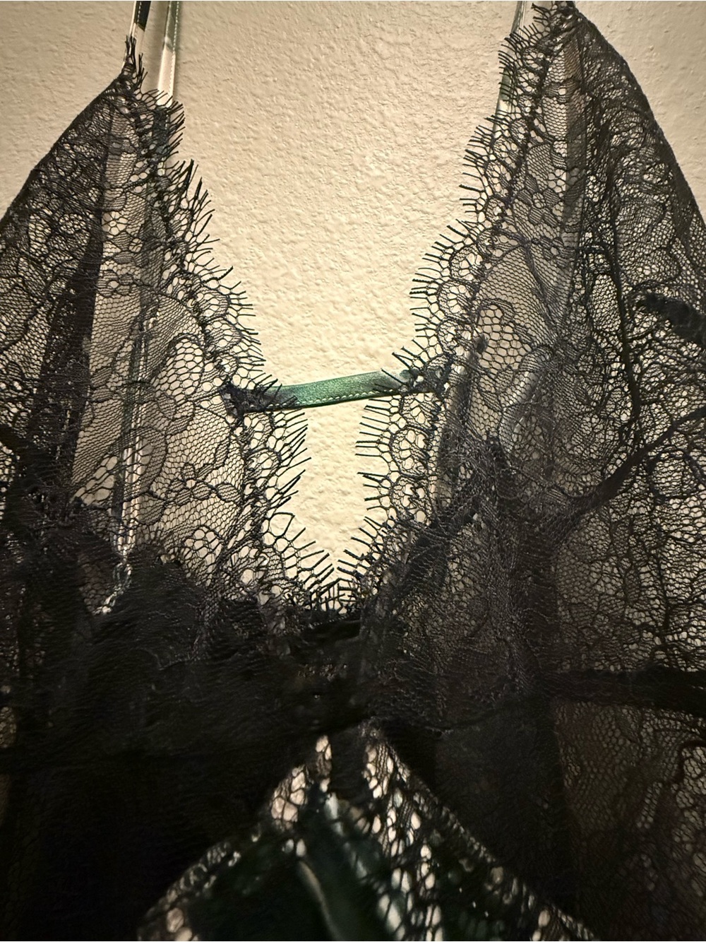 Victoria’s Secret Lace Plunge Slip Size Sm P Champagne Palm Print Satin Lingerie - Picture 10 of 10